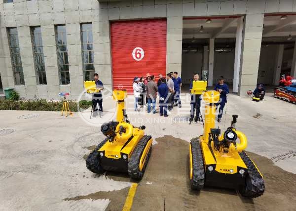 納林河工業(yè)園區兩臺大金剛正在交付